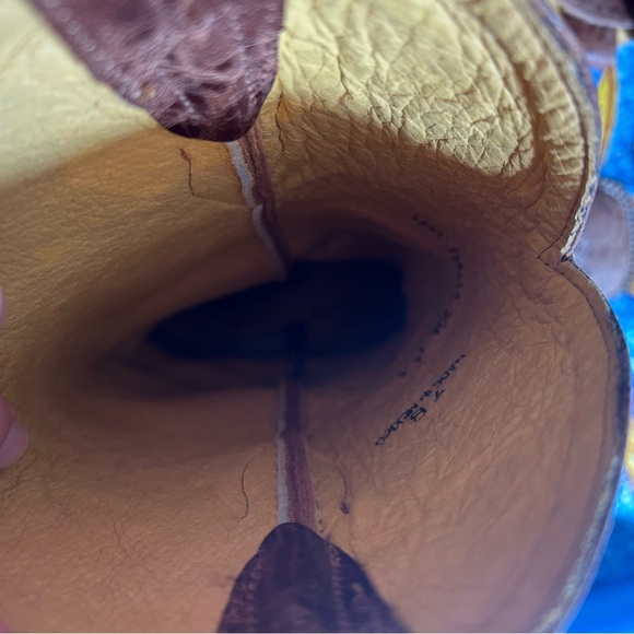 Cavender’s Square Toe Western Embroidered Boots - Picture 7 of 12